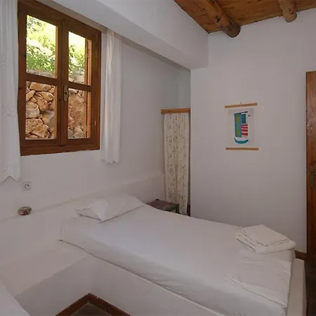 Niki Apartment *